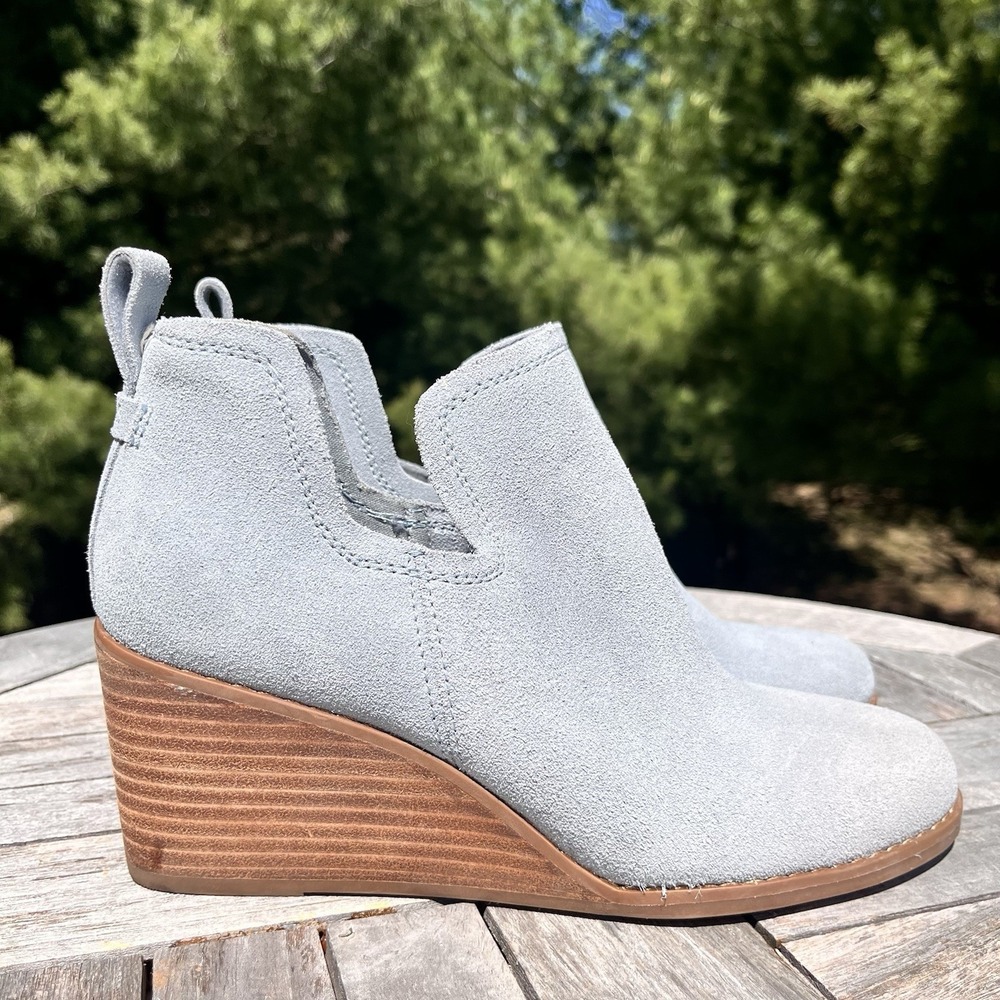 TOMS Kallie Wedge Bootie Womens Sz 6 Light Blue Gray Slip On Cut Out Ankle Boot